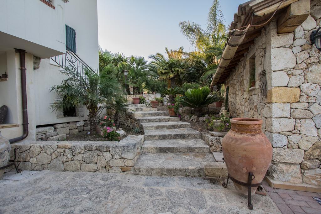 Casale Rocca Russa Villaggio Mose (Sicily)