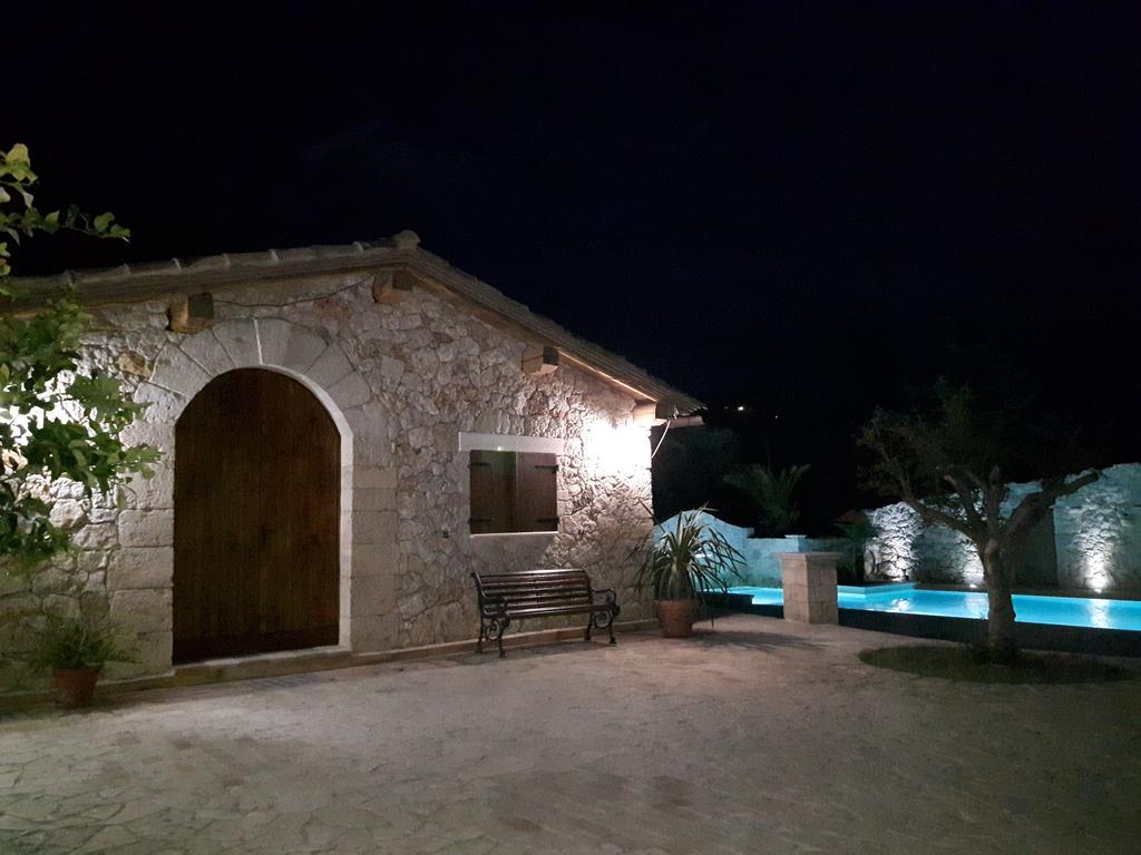 Casale Rocca Russa Villaggio Mose (Sicily)